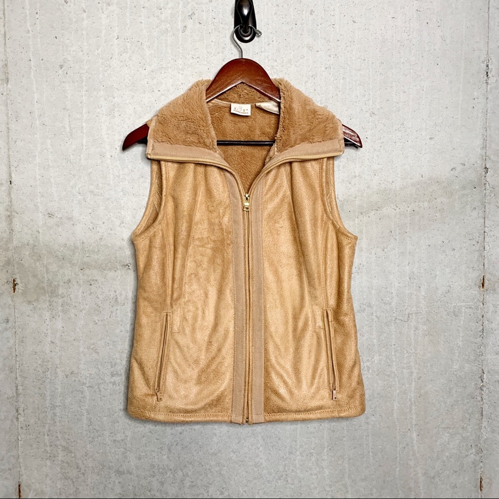 EP Pro tan fluffy golf vest size medium
